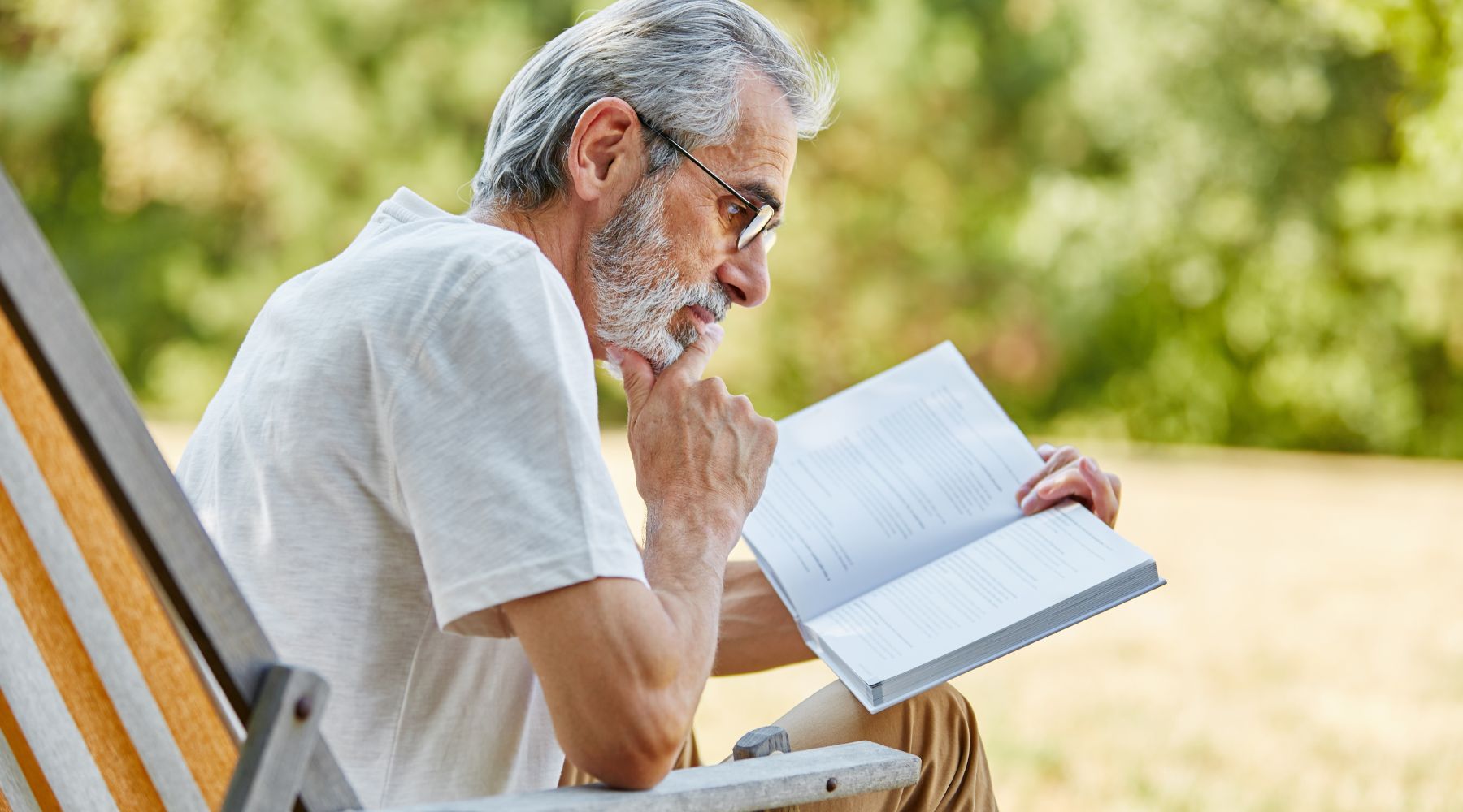Reading Support for Older Adults: How Assistive Technology Can Help Maintain Independence
